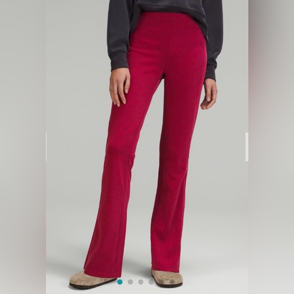 Lululemon Brushed Softstreme Ribbed Zip Flared Pant 32.5", Sz 8, Pomegranate - Picture 1 of 10
